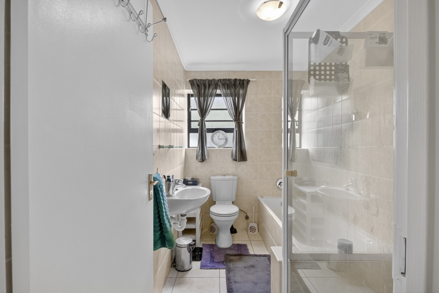 To Let 2 Bedroom Property for Rent in Heritage Park Western Cape